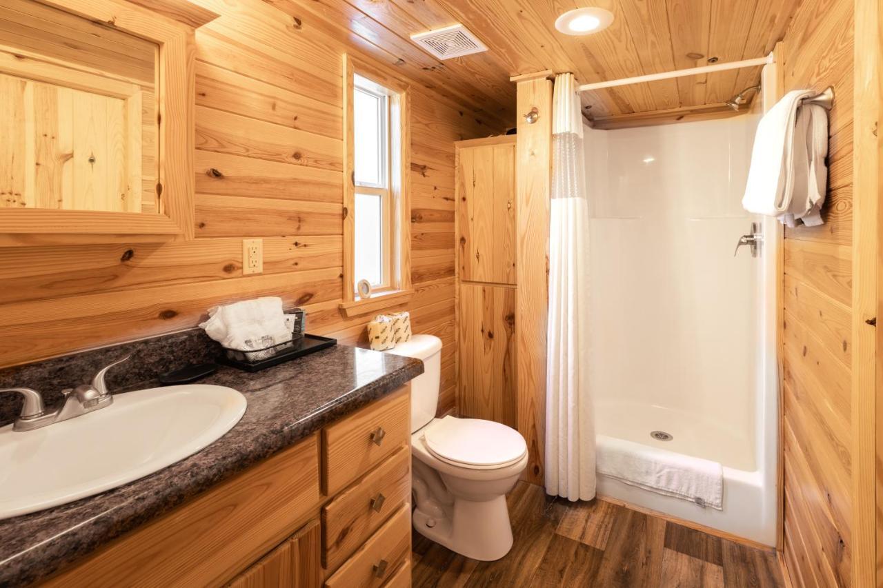 Halesford Harbour Resort - Smith Mountain Lake Moneta Bagian luar foto