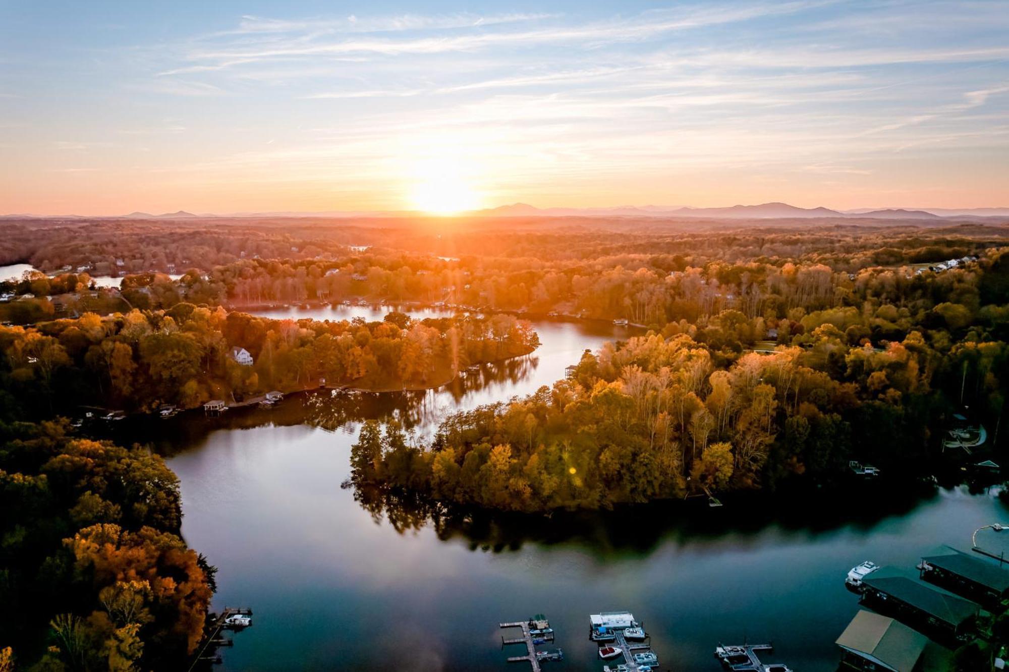 Halesford Harbour Resort - Smith Mountain Lake Moneta Bagian luar foto