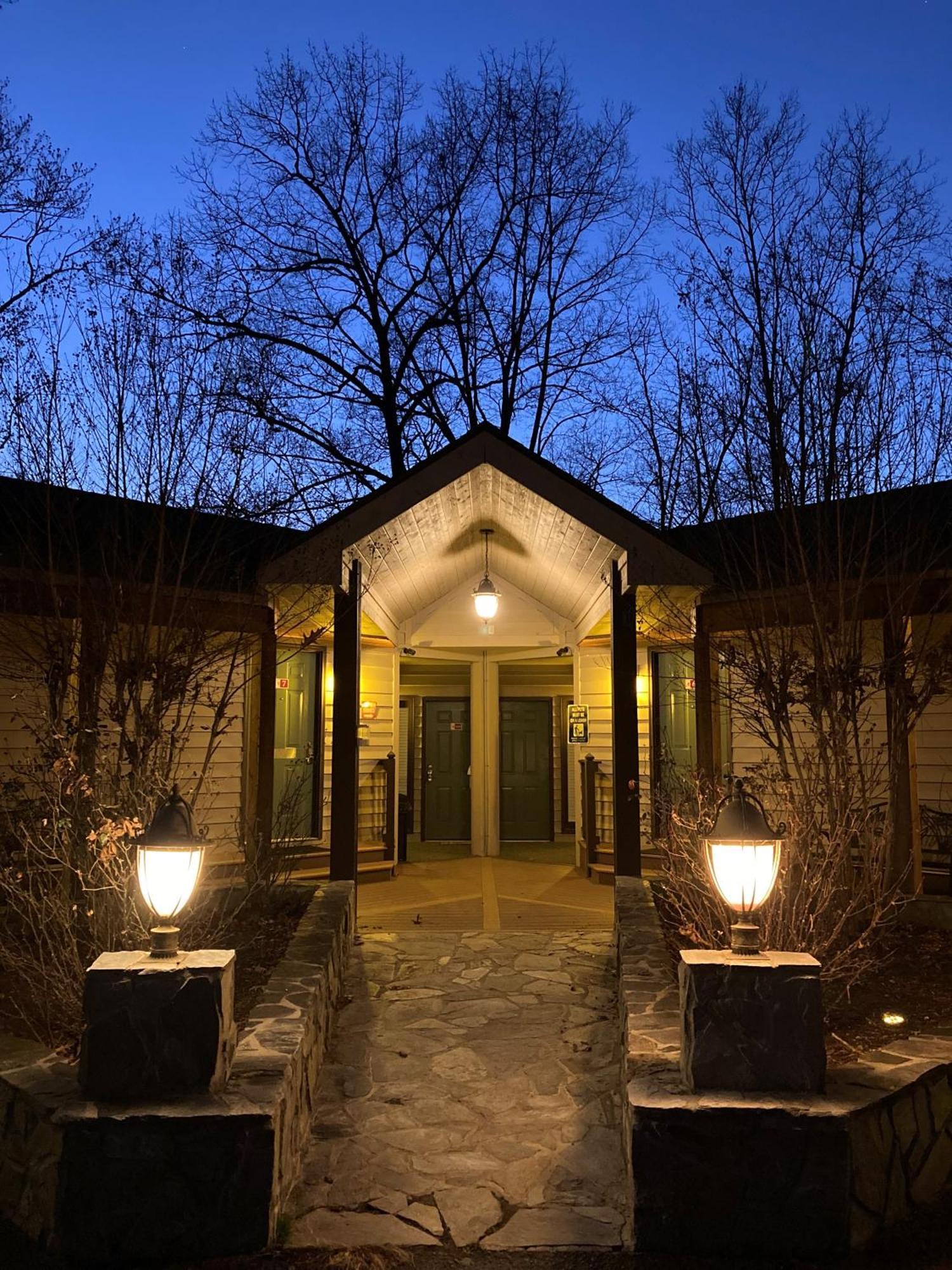 Halesford Harbour Resort - Smith Mountain Lake Moneta Bagian luar foto